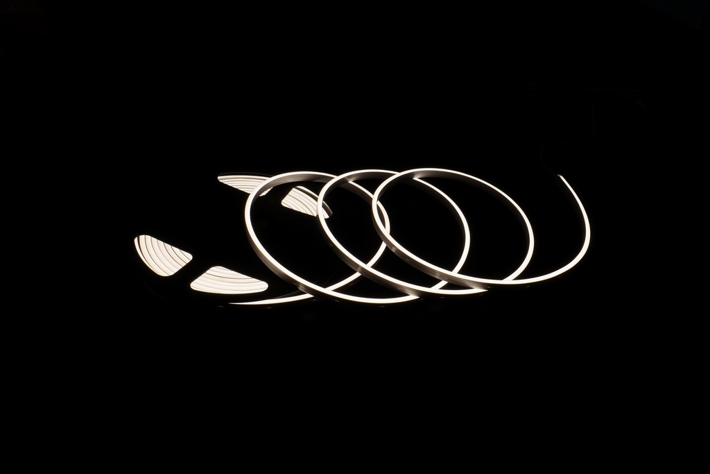  Tira LED de neón 10W DC24V IP67  2700ºK Luz cálida 4mm 30m 